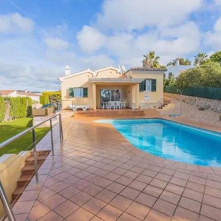 Laurinda - Near The 别墅 苏昂博