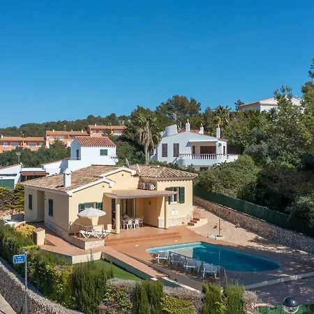 Laurinda - Near The Villa *