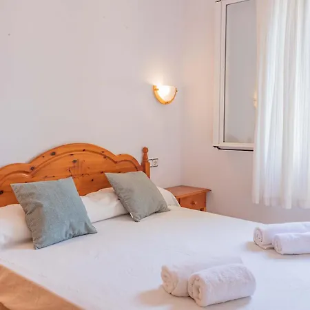 Laurinda - Near The Villa