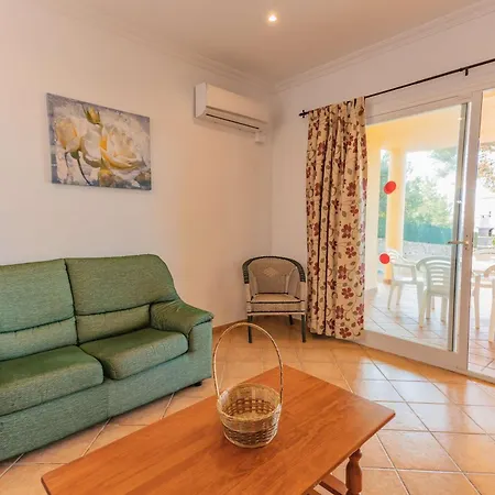 Laurinda - Near The Son Bou