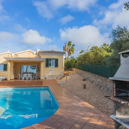 Laurinda - Near The Villa